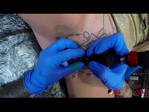 ❤️ Ekstremt tatoveret hottie Sully Savage fik en tatovering på sin klitoris ❤️❌ Anal porno at da.extraclasswork.ru ️❤